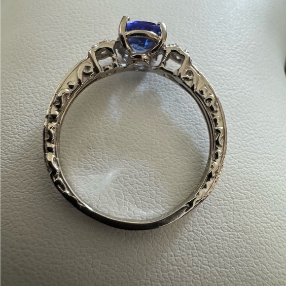 14K White Gold Tanzanite Solitaire with Diamonds Ring size 8 - Picture 5 of 6